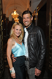 Sonja Kiefer mit Freund Cedric Schwarz Family Affair Kochabend mit Flo und Co (Geschäftsführer Florian Gürster und Yvonne Mehrfeld) im Lenbach Palais München am 8.06.2016 Foto: BrauerPhotos / G.Nitschke